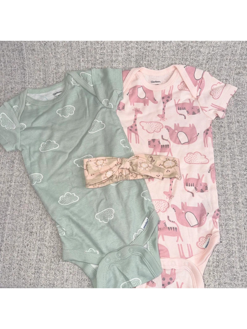3 Pc Gerber Baby Girl Bodysuits & Bow Headband 3-6 Months Animals Clouds